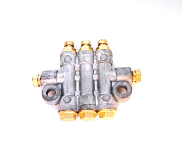 3-Port Volume Type T Distributor – Part# T-300-3-3-3