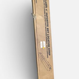 Cooper Lighting Vaporite VT3-232DR-UNV-EB81-WL-U 4' Fluorescent Strip Light
